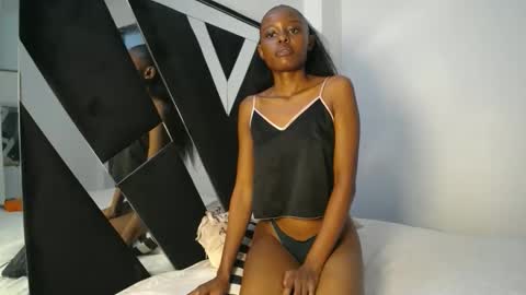 queen_sashavixen online show from 04-10-26, 05:34
