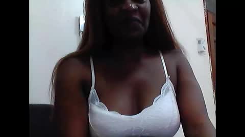 queen_tess1 online show from 02-13-25, 06:27