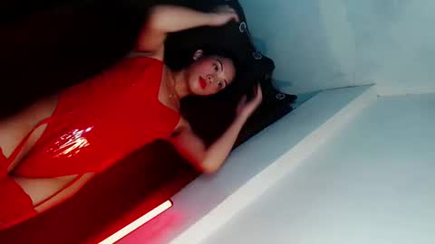 Snapshot of queena10 chatting on 03-10-25, 04:28 CALL ME YOUR QUEEN AIVY1 online show from 03-10-25, 04:28