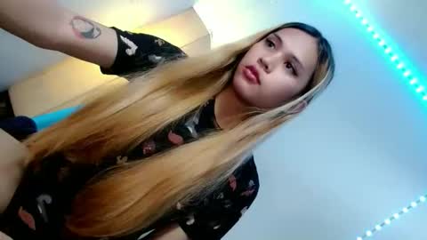 Snapshot of queena10 chatting on 09-26-25, 10:47 CALL ME YOUR QUEEN AIVY1 online show from 09-26-25, 10:47