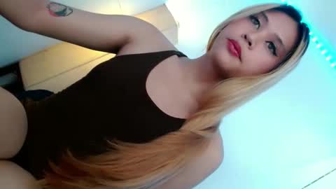 Snapshot of queena10 chatting on 10-06-25, 11:13 CALL ME YOUR QUEEN AIVY1 online show from 10-06-25, 11:13