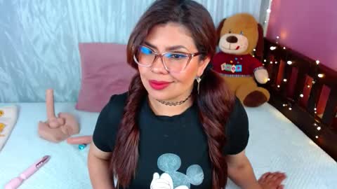 Snapshot of queenamazon_ chatting on 10-27-25, 03:16 Queenamazon  online show from 10-27-25, 03:16