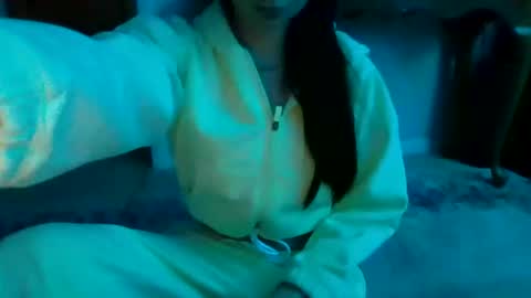 queenbee6269 online show from 12-12-24, 07:41