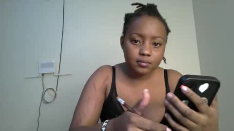 queen online show from 10-22-25, 06:07