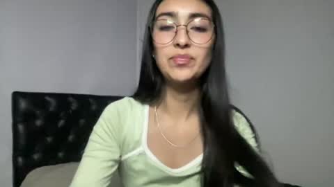 Snapshot of queenbyte_18 chatting on 07-18-26, 03:33 queenbyte_18 online show from 07-18-26, 03:33