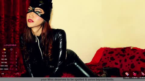 Snapshot of queendominationxx chatting on 01-03-25, 09:15 Miss Anfisa online show from 01-03-25, 09:15