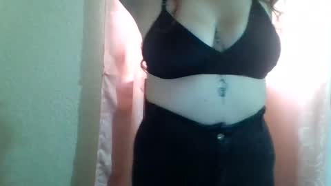 Snapshot of queenfitnnes_82 chatting on 02-13-25, 06:59 queenfitnnes 82 online show from 02-13-25, 06:59