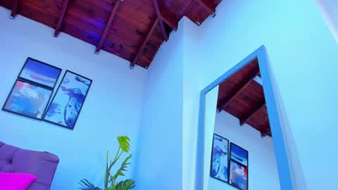 Queen online show from 02-07-25, 08:42