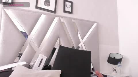 QUEENJEENN online show from 01-18-25, 09:34