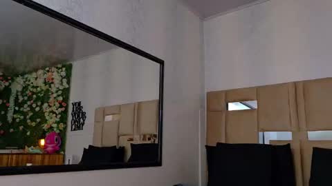 QUEENJEENN online show from 10-01-25, 12:16