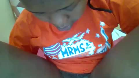 queenleona61 online show from 09-30-25, 07:35