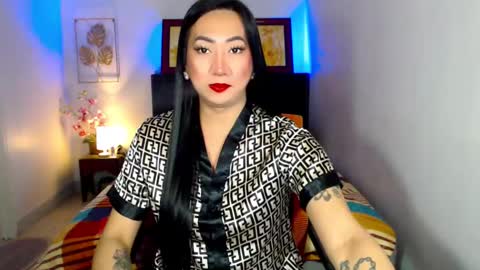 Snapshot of queenmistressts chatting on 02-15-25, 12:54 QUEEN online show from 02-15-25, 12:54