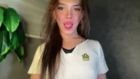 QUEEN online show from 12-01-25, 02:27