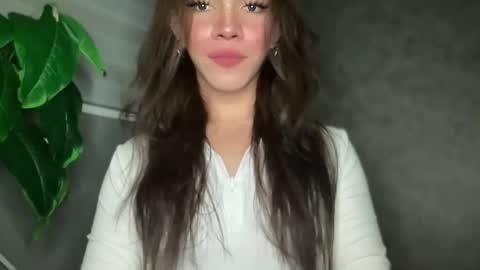 QUEEN online show from 12-17-25, 01:11