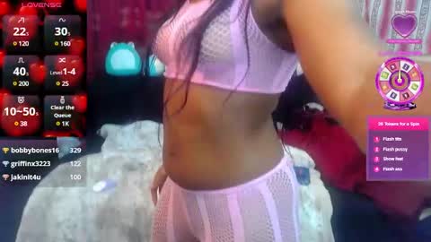 QueenOfHearts online show from 03-01-25, 01:53