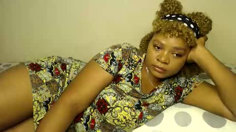 Snapshot of queenofsouls chatting on 09-25-25, 03:32 . online show from 09-25-25, 03:32