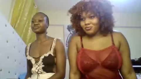 Snapshot of queenofsquirts_10 chatting on 02-28-26, 06:25 Lydia online show from 02-28-26, 06:25