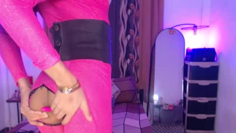 Snapshot of queenvalentinats chatting on 03-01-25, 09:59 ValentinaMoone online show from 03-01-25, 09:59