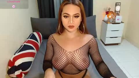 Snapshot of queenversa69 chatting on 12-08-24, 08:25 DANA online show from 12-08-24, 08:25