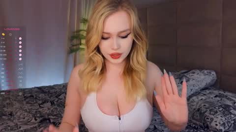Snapshot of quennacindy chatting on 02-03-25, 03:49 Teri  My favorite vibes 77 101 222 666 online show from 02-03-25, 03:49