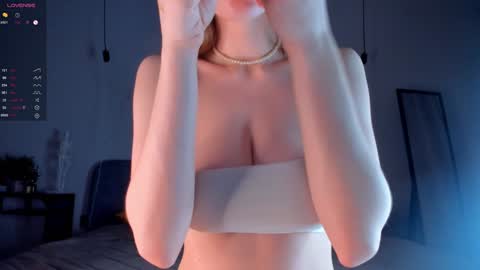 Snapshot of quennacindy chatting on 02-04-25, 01:23 Teri  My favorite vibes 77 101 222 666 online show from 02-04-25, 01:23