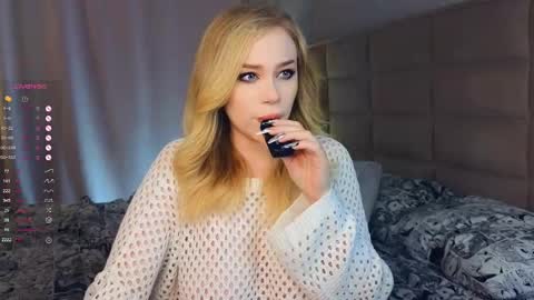 Snapshot of quennacindy chatting on 02-14-25, 11:42 Teri  My favorite vibes 77 101 222 666 online show from 02-14-25, 11:42