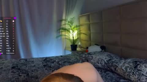 Snapshot of quennacindy chatting on 02-20-25, 06:57 Teri  My favorite vibes 77 101 222 666 online show from 02-20-25, 06:57