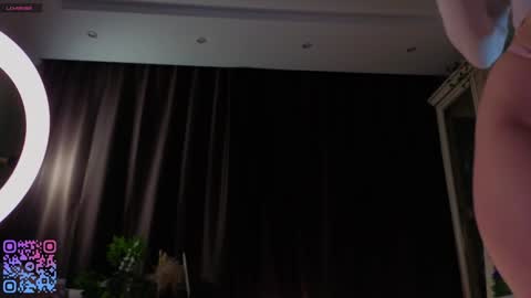 Snapshot of quennacindy chatting on 12-14-25, 02:06 Teri My favorite vibes 77 101 222 666 online show from 12-14-25, 02:06