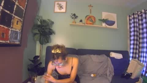 Mia online show from 09-23-25, 06:00