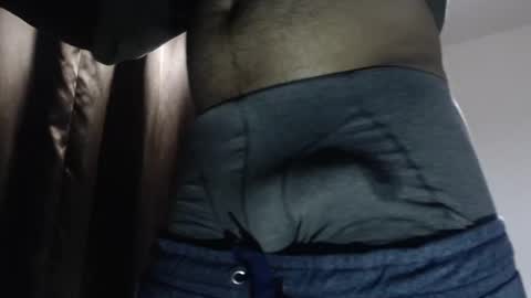 Snapshot of quickienerd chatting on 01-09-25, 10:09 oilypanda online show from 01-09-25, 10:09