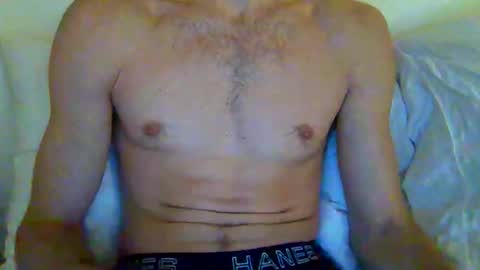 Snapshot of quiii1103 chatting on 12-14-25, 09:52 quiii1103 online show from 12-14-25, 09:52