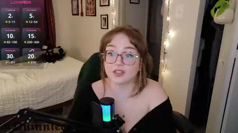 Snapshot of quinniecat chatting on 06-10-26, 02:23 Quinn online show from 06-10-26, 02:23