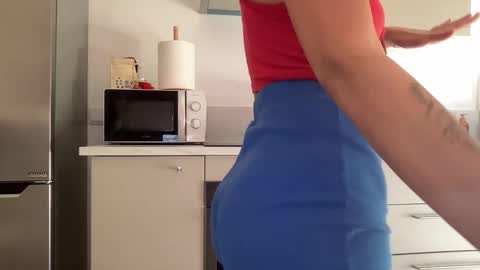 Quinnyelena online show from 11-19-25, 11:32