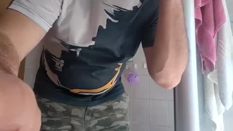 Snapshot of quintinvw0011 chatting on 02-09-26, 06:39 quintinvw0011 online show from 02-09-26, 06:39