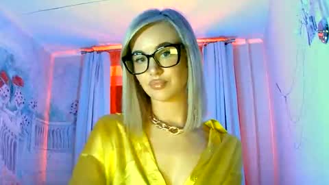 Snapshot of qusi28 chatting on 02-10-25, 06:13 qusi28 online show from 02-10-25, 06:13