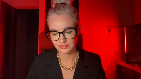 Snapshot of qusi28 chatting on 02-25-25, 10:18 qusi28 online show from 02-25-25, 10:18