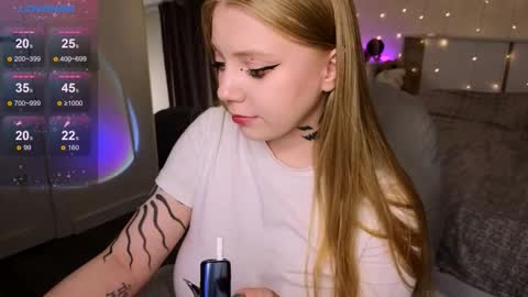 Snapshot of rabbyasti chatting on 09-09-25, 04:06 Rebecca  Becc online show from 09-09-25, 04:06