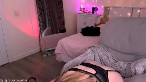 Rebecca  Becc online show from 12-13-25, 07:53