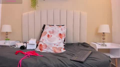 Snapshot of rachel_donnelly chatting on 01-18-26, 04:27 Rachel Donnelly online show from 01-18-26, 04:27