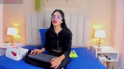 Snapshot of rachel_donnelly chatting on 02-03-26, 03:59 Rachel Donnelly online show from 02-03-26, 03:59