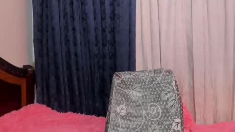 Snapshot of rachel_dubois chatting on 01-12-25, 01:00 Rachel online show from 01-12-25, 01:00