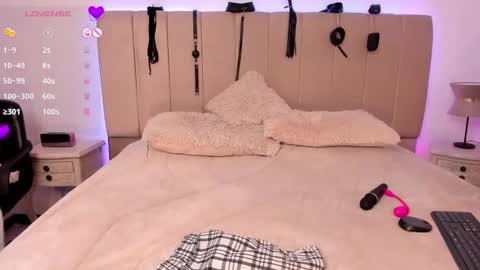 Snapshot of rachel_es chatting on 12-10-24, 03:41 RACHEL ES online show from 12-10-24, 03:41