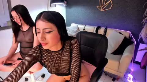 Snapshot of rachel_es chatting on 12-13-24, 08:58 RACHEL ES online show from 12-13-24, 08:58