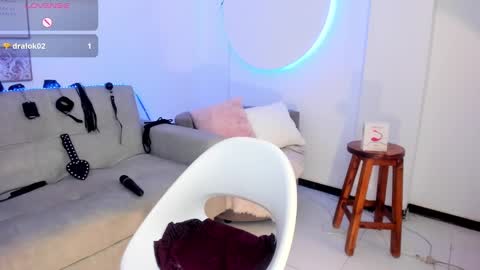 Snapshot of rachel_es chatting on 02-06-25, 05:35 RACHEL ES online show from 02-06-25, 05:35