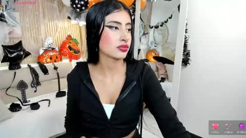 Snapshot of rachel_es chatting on 10-28-25, 04:49 RACHEL ES online show from 10-28-25, 04:49