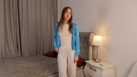 Kaylee online show from 11-19-25, 07:36