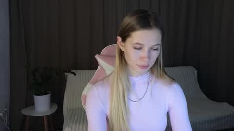 Snapshot of rachelwooods chatting on 01-09-26, 03:04 Rachel online show from 01-09-26, 03:04