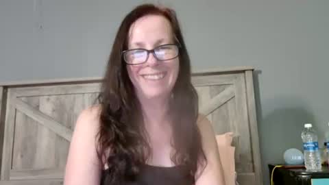 Snapshot of radiantpeachgoddess chatting on 02-28-25, 05:15 Radiant Peach Goddess online show from 02-28-25, 05:15