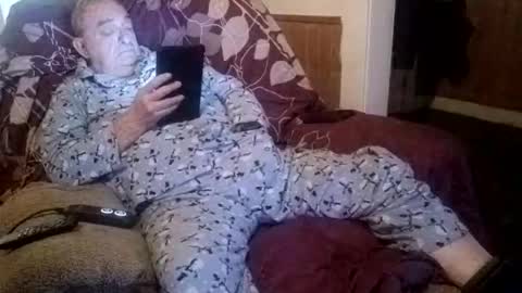 Snapshot of radiomantim chatting on 02-12-26, 04:02 Radioman for fun online show from 02-12-26, 04:02