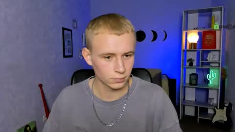 rafael online show from 11-19-25, 02:17